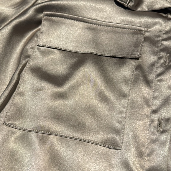 DKNY shirt in goldish color. NWT never worn size small. Loose fitting - Picture 3 of 5